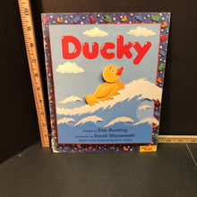 Load image into Gallery viewer, Ducky(Eve Bunting)-paperback
