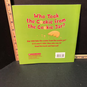 Who took the cookie from the cookie jar? (Vivian Garofoli) (Sing and Read Storybook) -paperback