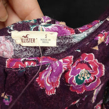 Load image into Gallery viewer, cold shoulder flower top
