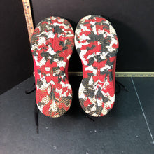 Load image into Gallery viewer, boy&#39;s hi top sneakers
