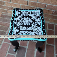 Load image into Gallery viewer, End Table
