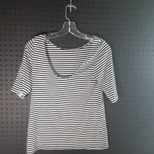 Load image into Gallery viewer, Striped top
