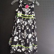 Load image into Gallery viewer, Flower print dress
