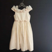 Load image into Gallery viewer, Formal flower dress
