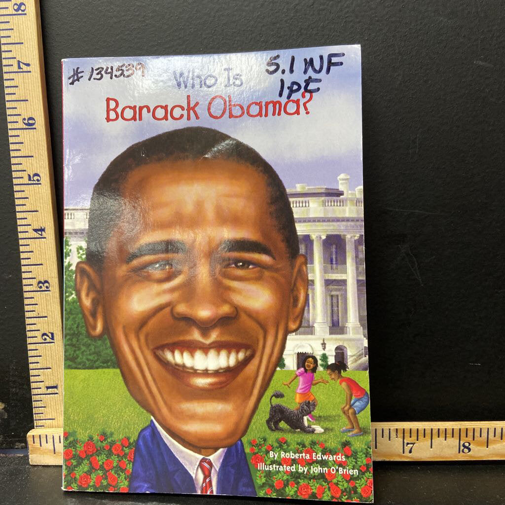 Who is Barack Obama? (Who HQ) (Roberta Edwards) (Notable Person) (Black History Month) -educational series paperback