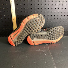 Load image into Gallery viewer, boys Run Swift SE running sneakers
