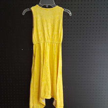 Load image into Gallery viewer, Dress w/ flower
