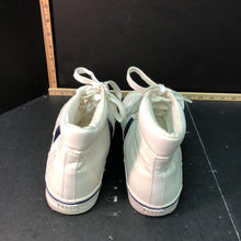 Load image into Gallery viewer, boys sneakers
