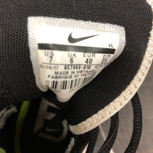 Load image into Gallery viewer, Boy&#39;s force savage elite football cleats
