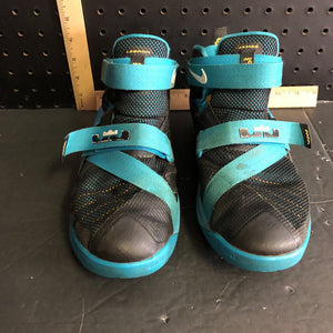 Boy's lebron soldier lx basketball sneakers