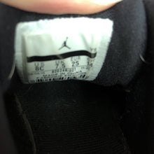 Load image into Gallery viewer, 2015 nike jordan flight origin 3 sneakers
