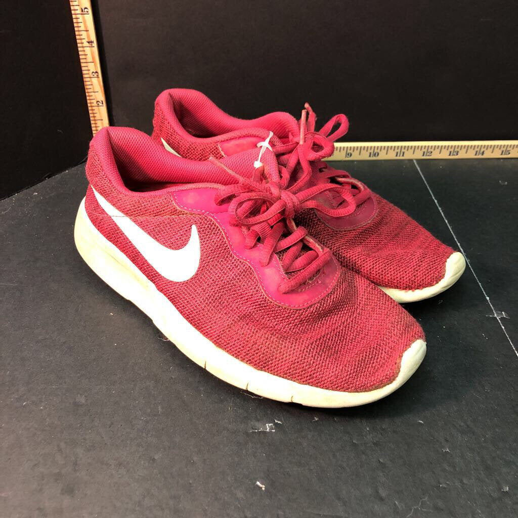 Girl's sneakers