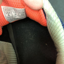 Load image into Gallery viewer, Girl's excursion TR10 sneakers
