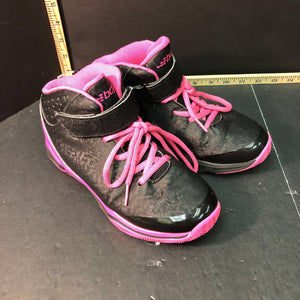 Girl's sneakers