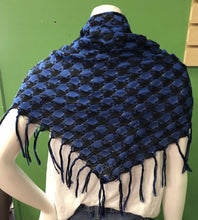 Load image into Gallery viewer, Checkered fringe scarf

