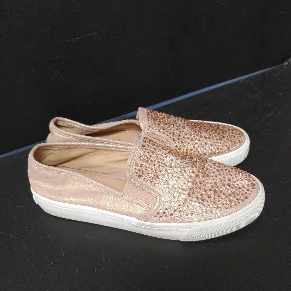 girls slip on sneakers