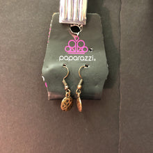 Load image into Gallery viewer, Distressed copper dangle earrings
