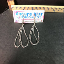 Load image into Gallery viewer, Beaded dangle earrings
