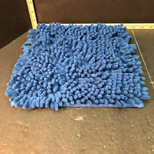 Load image into Gallery viewer, Chenille shag locker carpet
