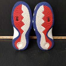 Load image into Gallery viewer, boys Kyrie Flytrap Basketball Shoes
