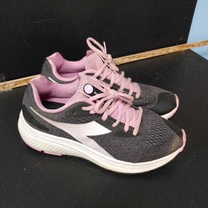 girls sneakers