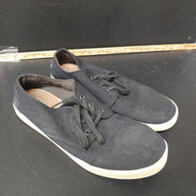 Load image into Gallery viewer, boys sneakers
