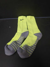 Load image into Gallery viewer, boys athletic dri-fit socks
