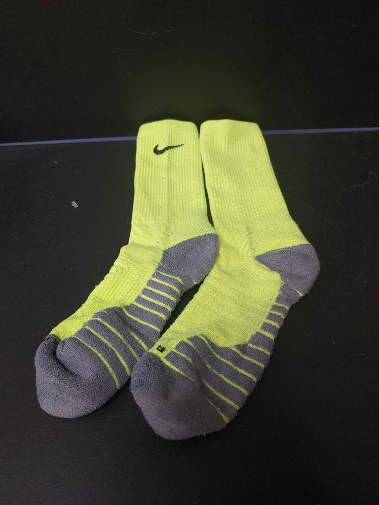 boys athletic dri-fit socks