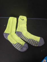 Load image into Gallery viewer, boys athletic dri-fit socks
