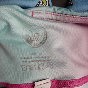 sneakers athletic pants