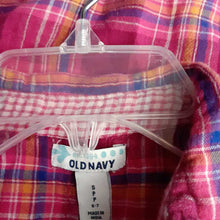 Load image into Gallery viewer, Plaid button down top
