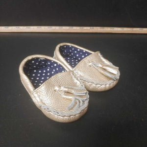 Girls slip on shoes