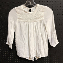 Load image into Gallery viewer, Flower Lace top
