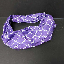 Load image into Gallery viewer, designed scarf
