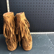 Load image into Gallery viewer, girls mocassin boots

