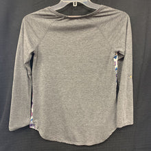 Load image into Gallery viewer, Half button patterned top
