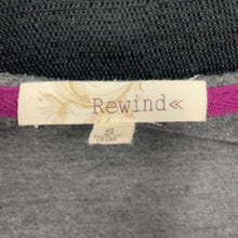 Load image into Gallery viewer, Half button patterned top
