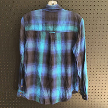 Load image into Gallery viewer, Plaid Button Down top
