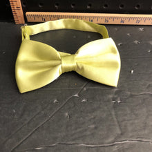 Load image into Gallery viewer, Bow tie
