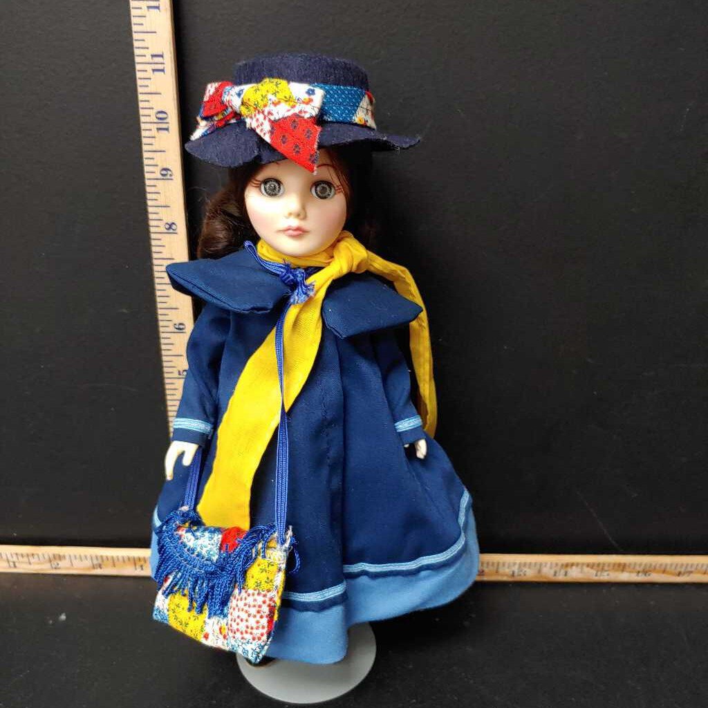 Collectible Vintage doll Mary poppins w/ stand