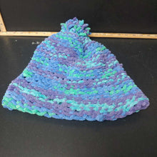 Load image into Gallery viewer, Girls crocheted winter hat

