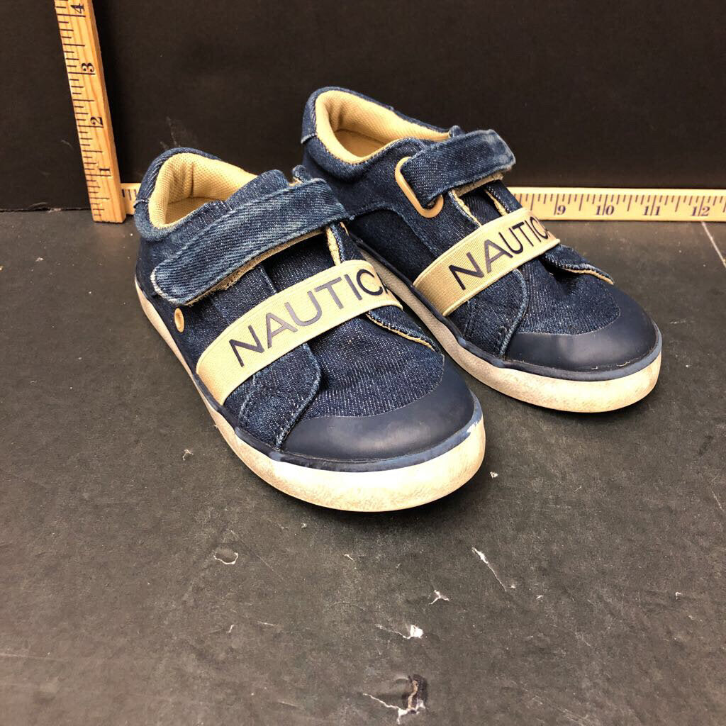 Boys Velcro shoes