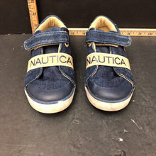 Load image into Gallery viewer, Boys Velcro shoes
