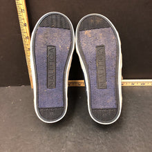 Load image into Gallery viewer, Boys Velcro shoes
