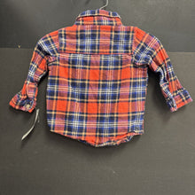 Load image into Gallery viewer, plaid button down shirt
