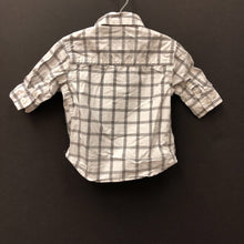 Load image into Gallery viewer, plaid button down shirt
