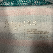 Load image into Gallery viewer, Striped hooded crop top
