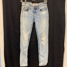 Load image into Gallery viewer, distressed denim pants

