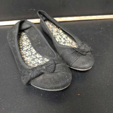 Load image into Gallery viewer, Girls flat casual shoes
