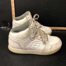 Load image into Gallery viewer, Girls sneakers
